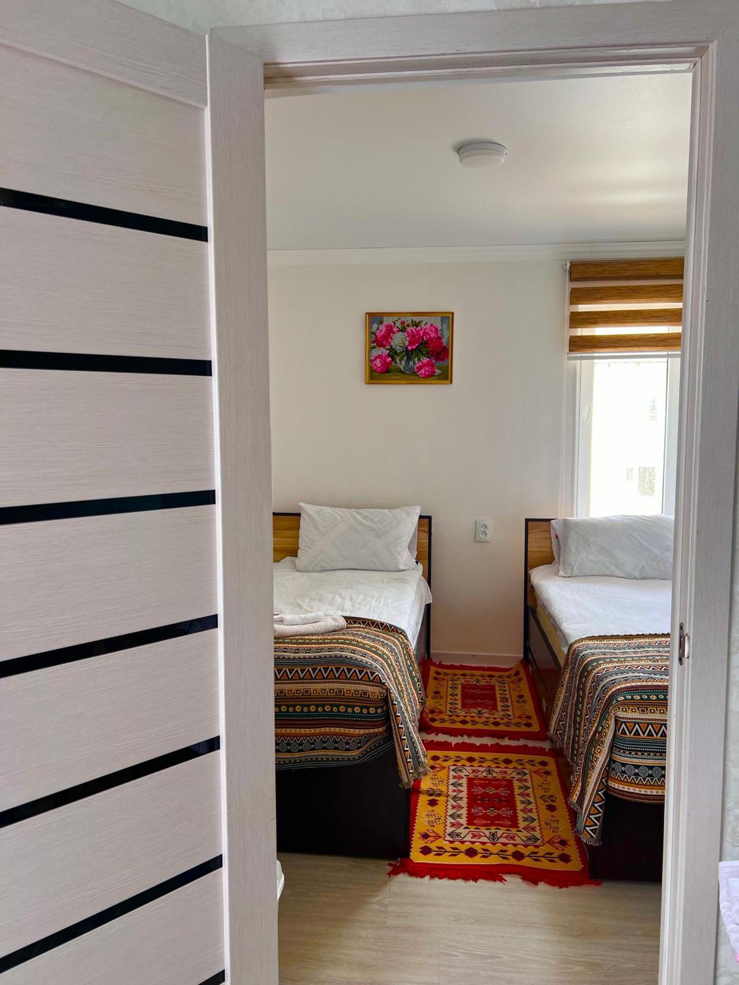 Naryn Tumar Guest House מראה חיצוני תמונה