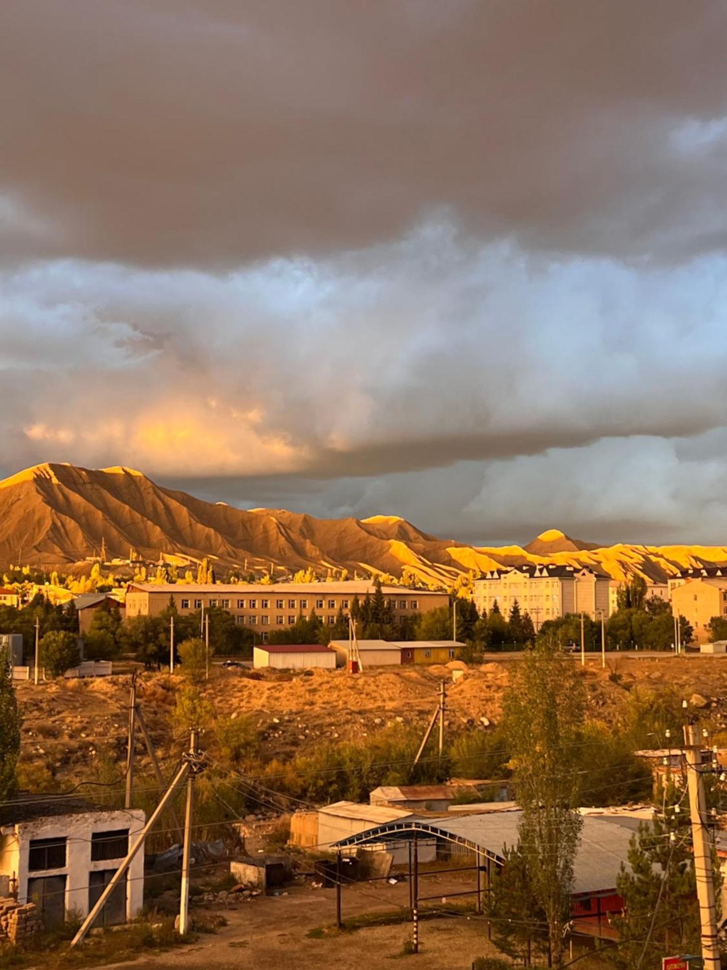 Naryn Tumar Guest House מראה חיצוני תמונה